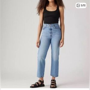 Levis Premium Ribcage Straight Ankle Jeans In the middle Light wash 28 EUC
